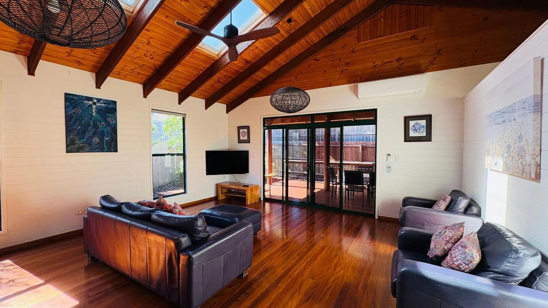 Дом отдыха Buddina Beach Cabin